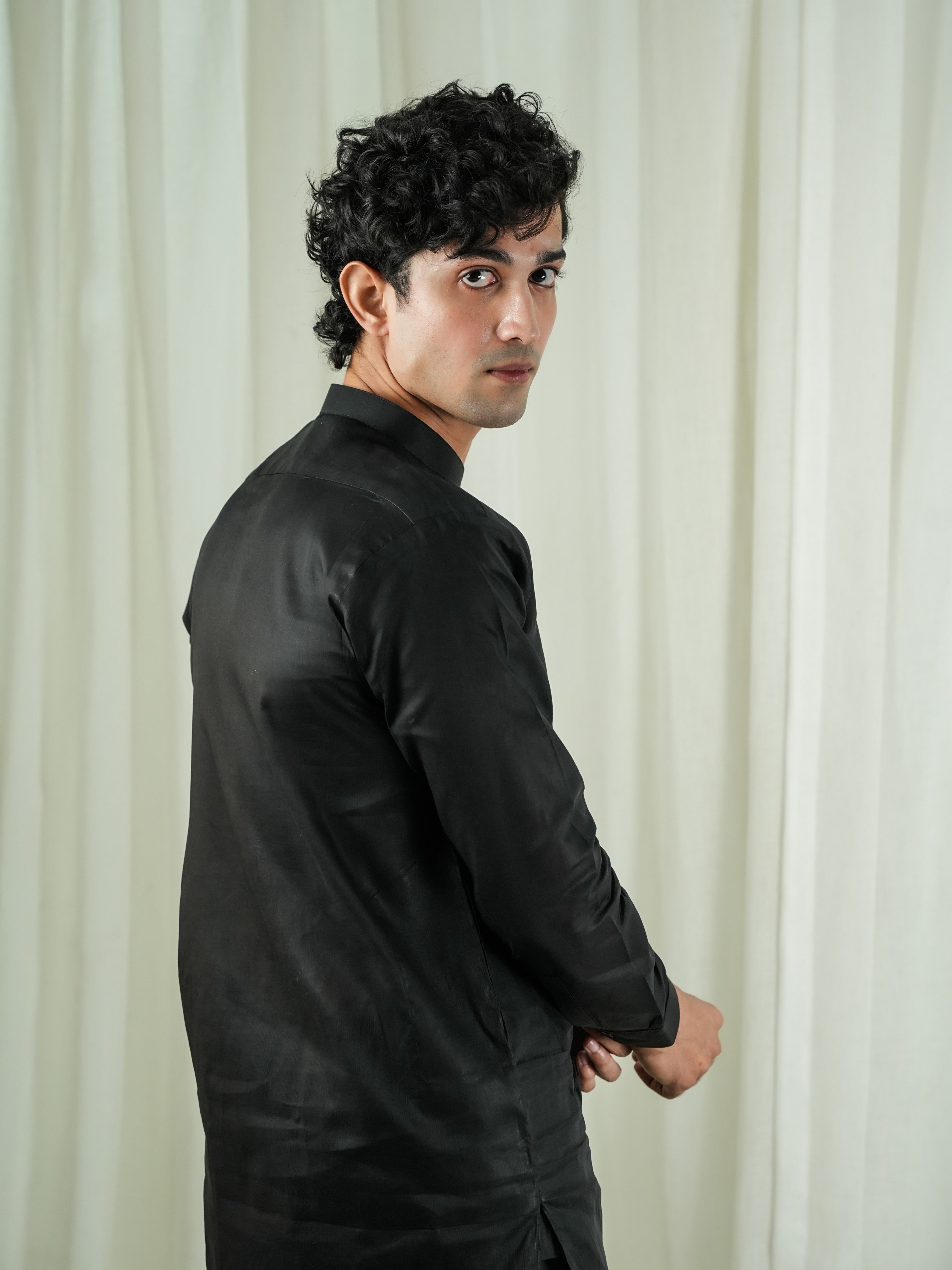 Shan-e-Sultan - شانِ سلطان Deep Black