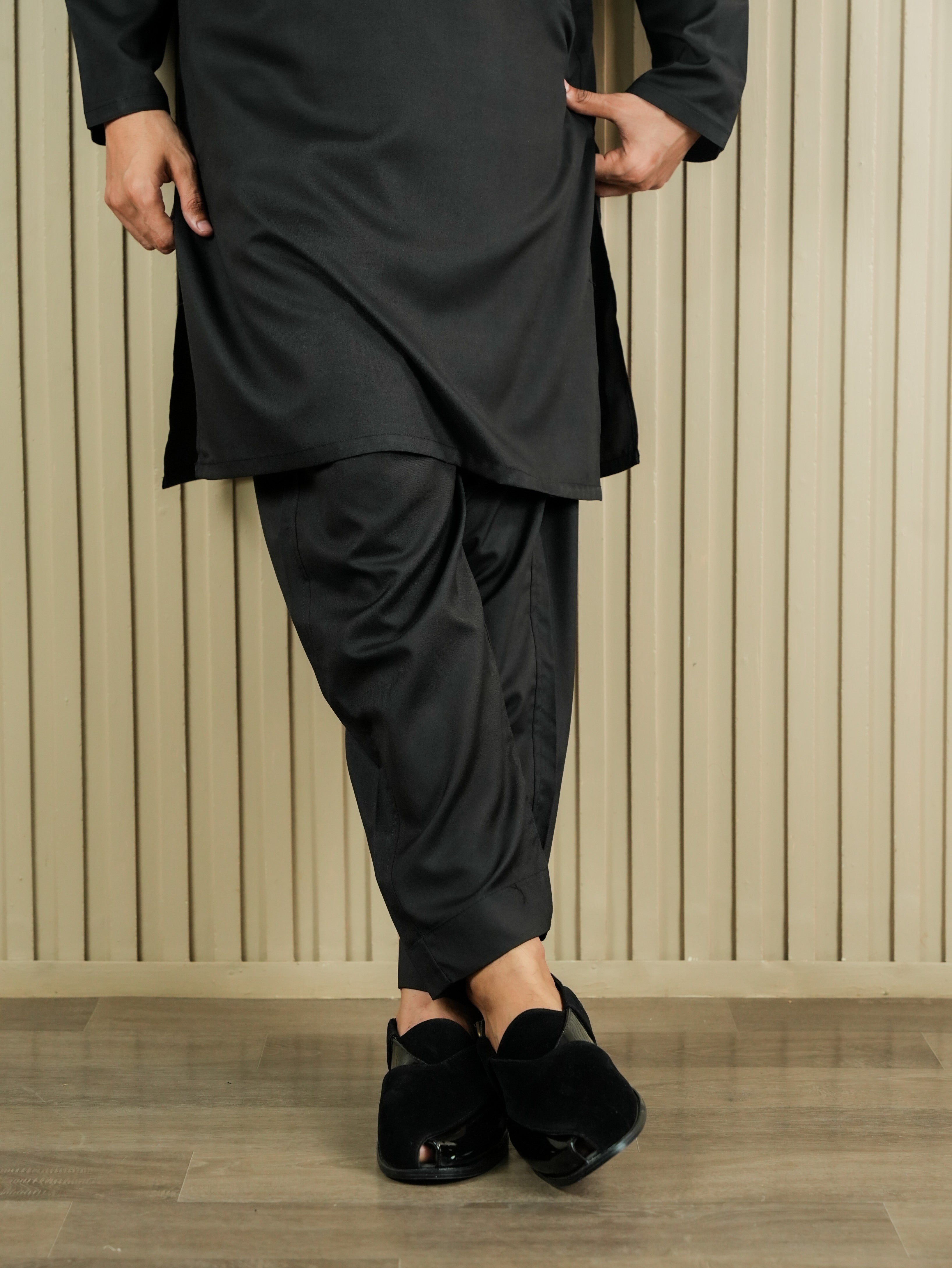 NAWAZISH - نوازش Glossy Black